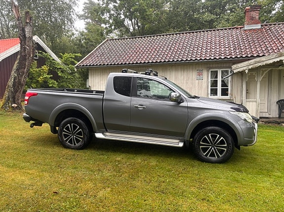 Mitsubishi L200 Club Cab 4 of 24