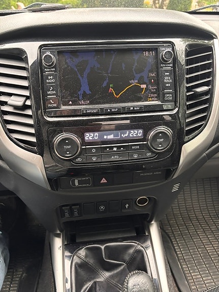Mitsubishi L200 Club Cab 17 of 24