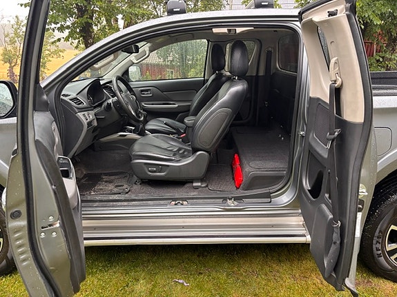 Mitsubishi L200 Club Cab 5 of 24