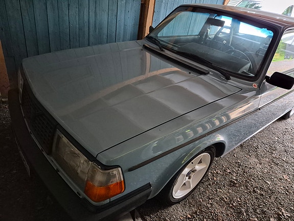 Volvo 242 4 of 10