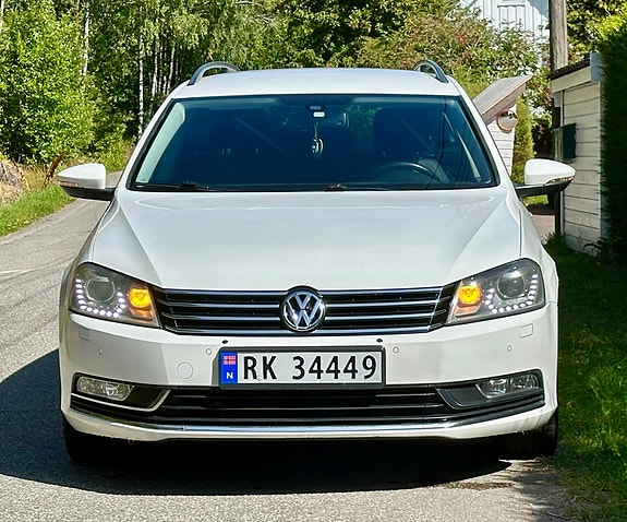 Volkswagen Passat 5 of 12