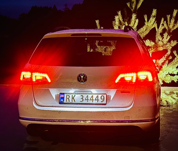 Volkswagen Passat 10 of 12