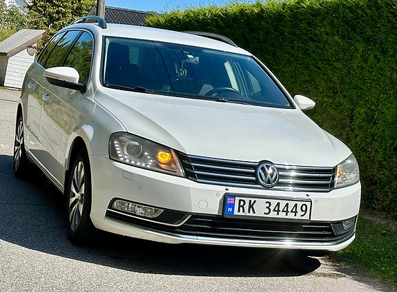 Volkswagen Passat 4 of 12