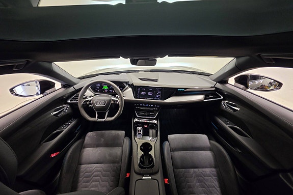 Audi e-tron GT 19 of 30