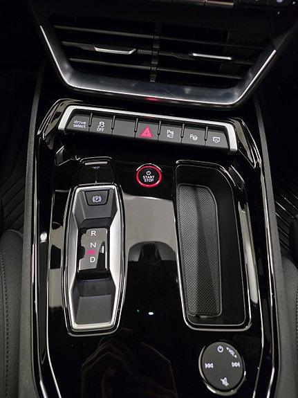 Audi e-tron GT 28 of 30
