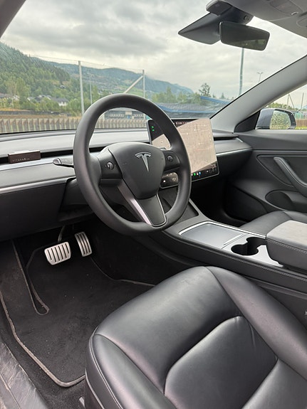 Tesla Model 3 6 of 20