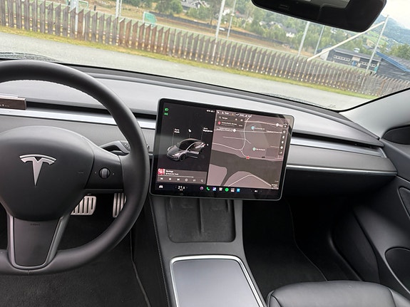 Tesla Model 3 7 of 20