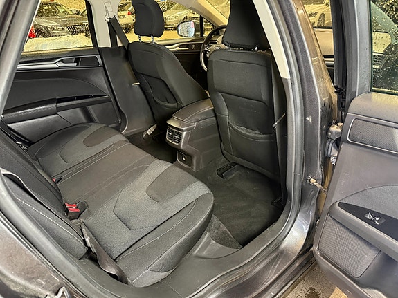 Ford Mondeo 28 of 30