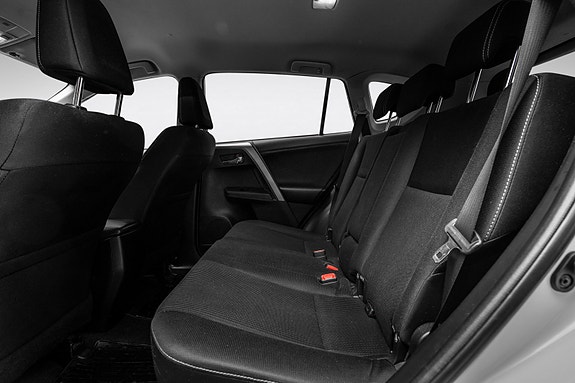 Toyota RAV4 15 of 28