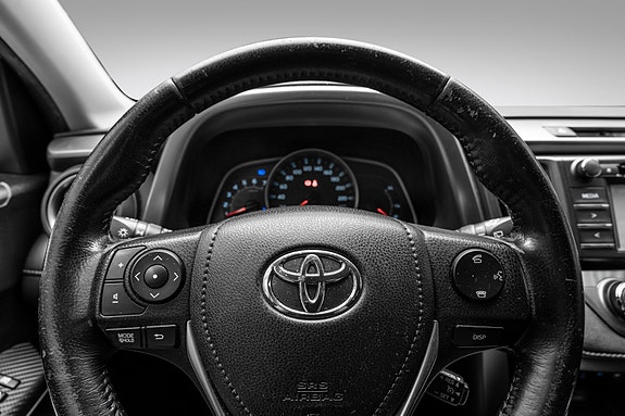 Toyota RAV4 17 of 28