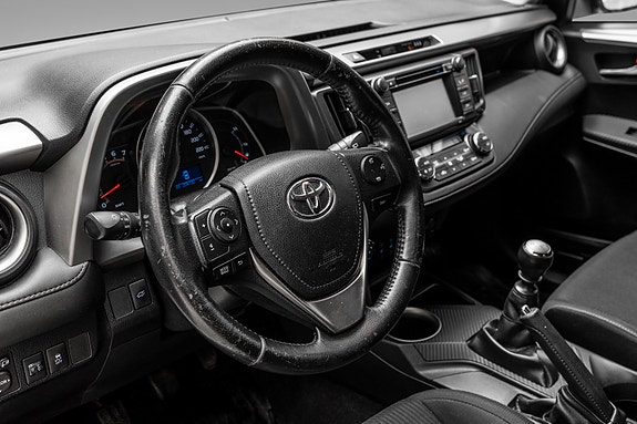Toyota RAV4 11 of 28