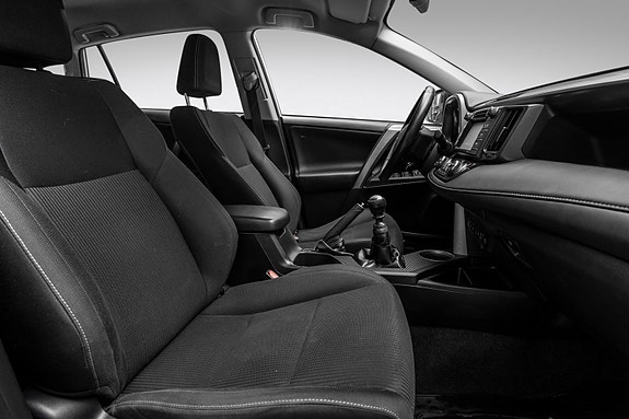 Toyota RAV4 27 of 28