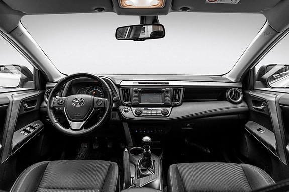 Toyota RAV4 16 of 28