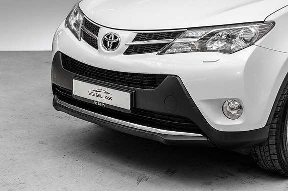 Toyota RAV4 2 of 28