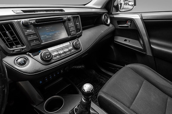 Toyota RAV4 13 of 28
