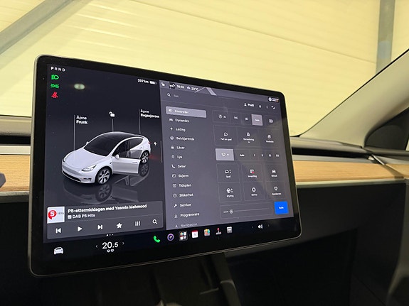 Tesla Model Y 29 of 30