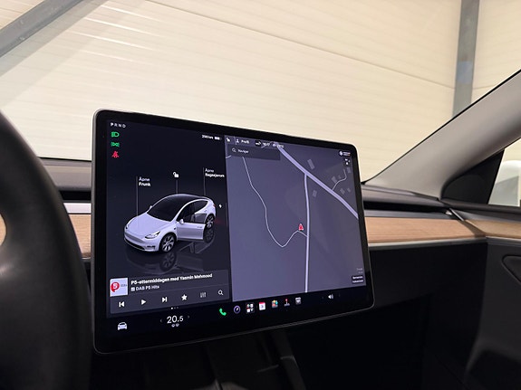 Tesla Model Y 27 of 30