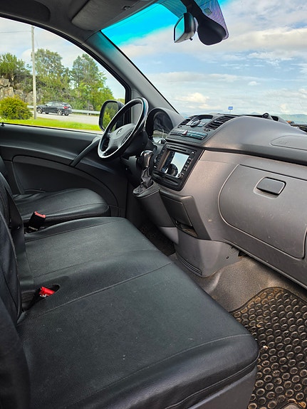 Mercedes-Benz Vito 115 2 of 11