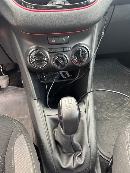 Peugeot 208 9 of 11