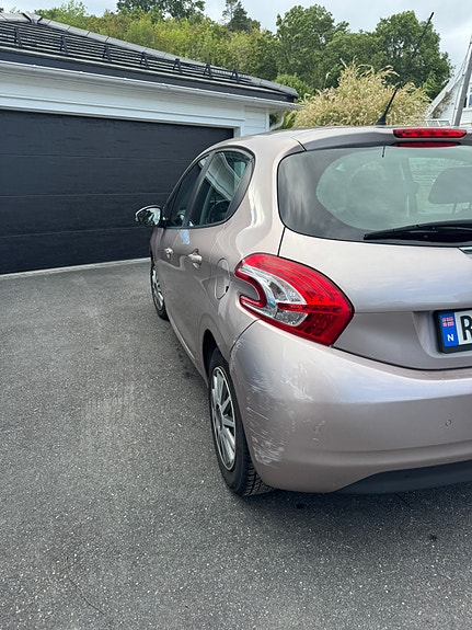 Peugeot 208 6 of 11