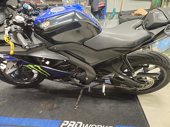 Yamaha YZF-R 125 4 of 12