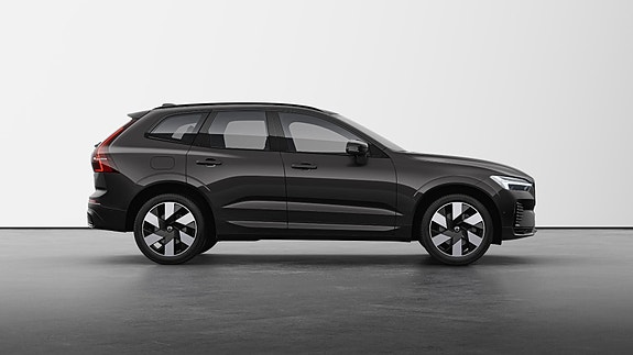 Volvo XC60 2 of 26