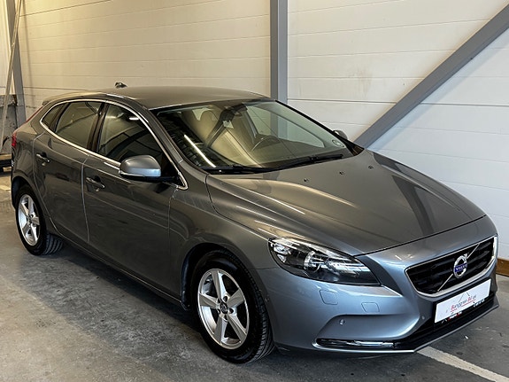 Volvo V40 10 of 30