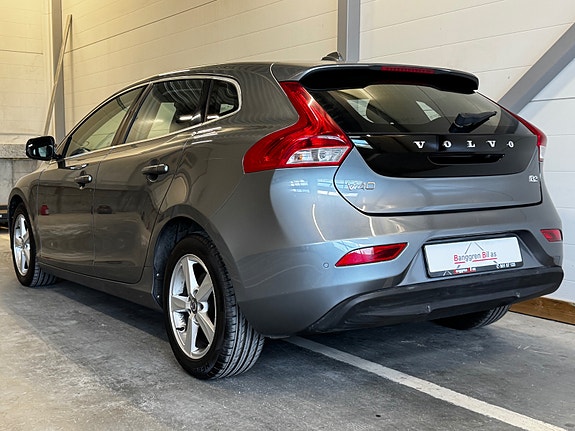 Volvo V40 16 of 30