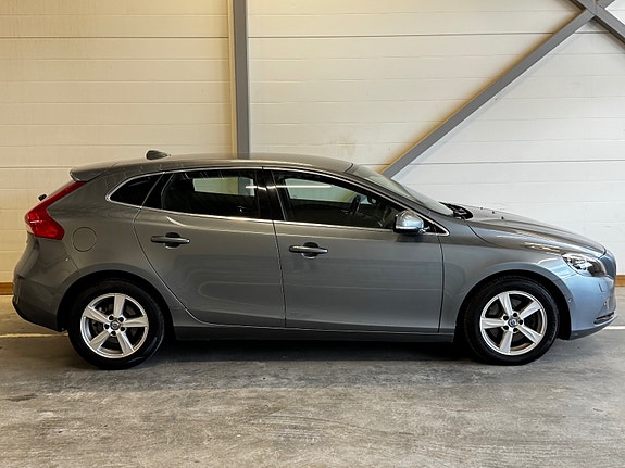 Volvo V40 21 of 30