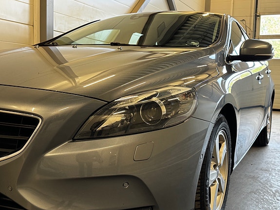 Volvo V40 8 of 30