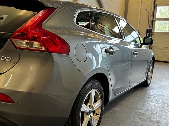 Volvo V40 14 of 30