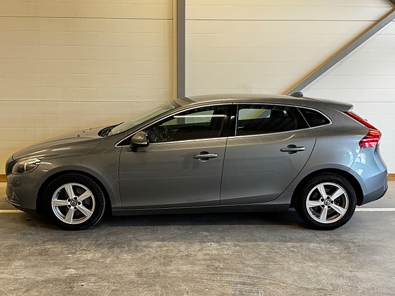 Volvo V40 9 of 30
