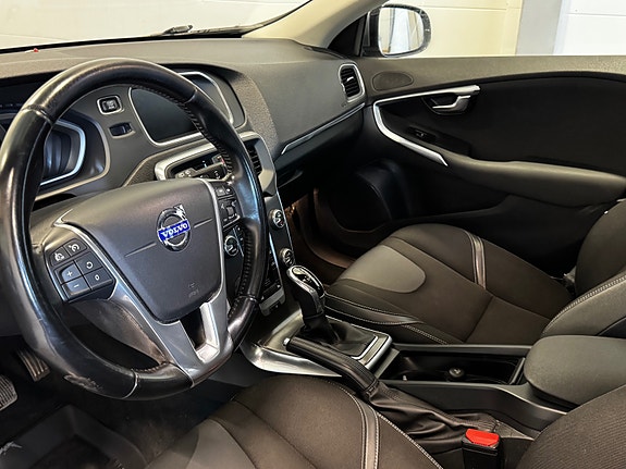 Volvo V40 27 of 30