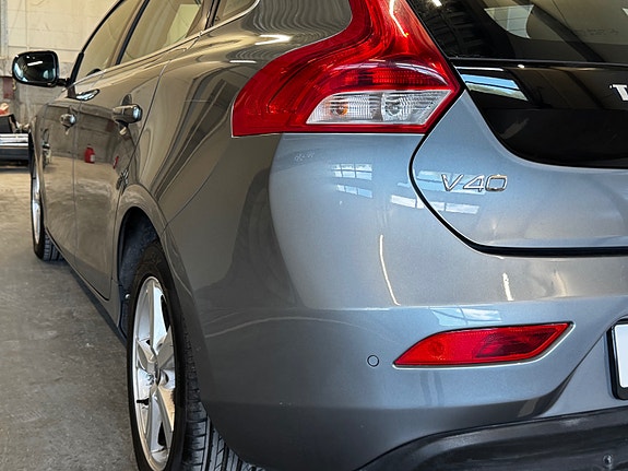 Volvo V40 17 of 30