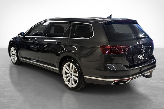 Volkswagen Passat 8 of 30