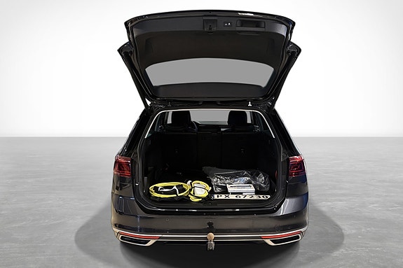 Volkswagen Passat 28 of 30