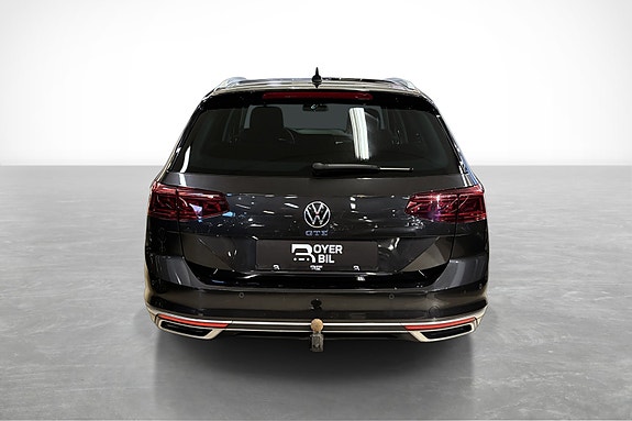Volkswagen Passat 7 of 30