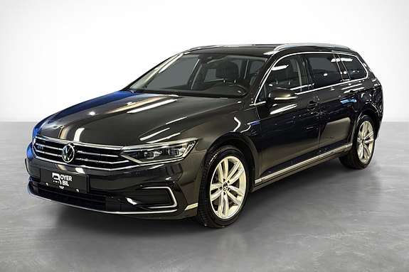 Volkswagen Passat 3 of 30