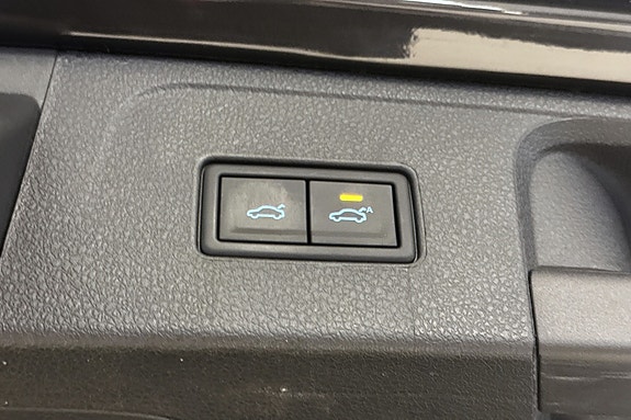 Volkswagen Passat 30 of 30