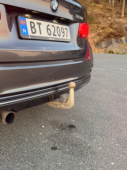 BMW 320i 25 of 30