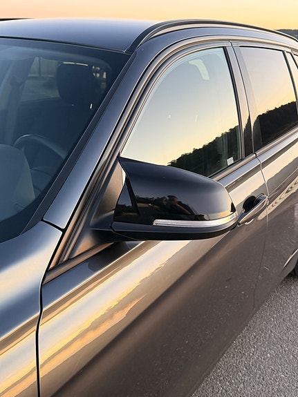 BMW 320i 12 of 30
