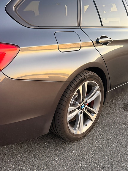 BMW 320i 6 of 30
