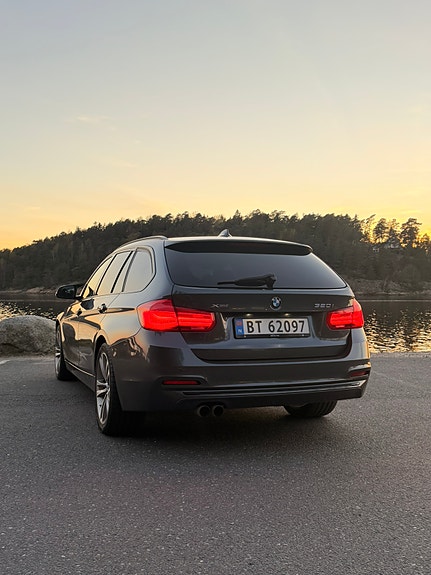 BMW 320i 3 of 30