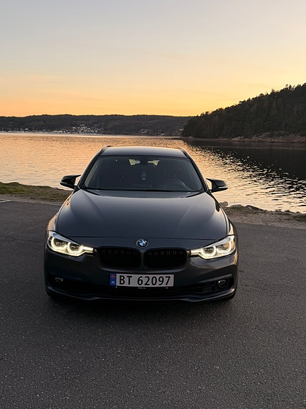 BMW 320i 8 of 30