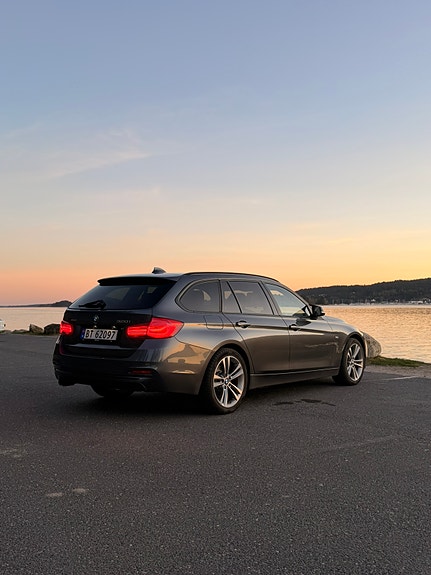 BMW 320i 5 of 30