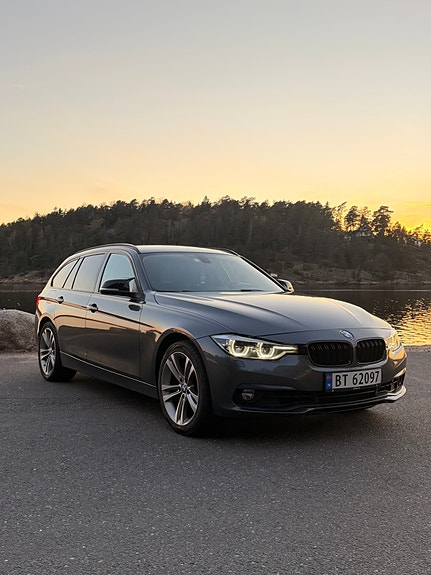 BMW 320i 9 of 30