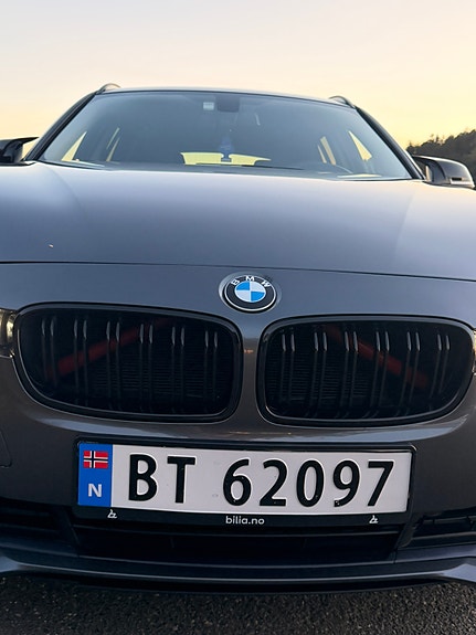 BMW 320i 11 of 30