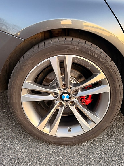 BMW 320i 7 of 30