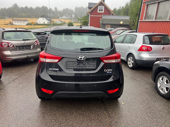 Hyundai ix20 2 of 5