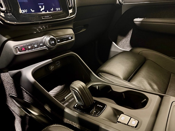Volvo XC40 27 of 30